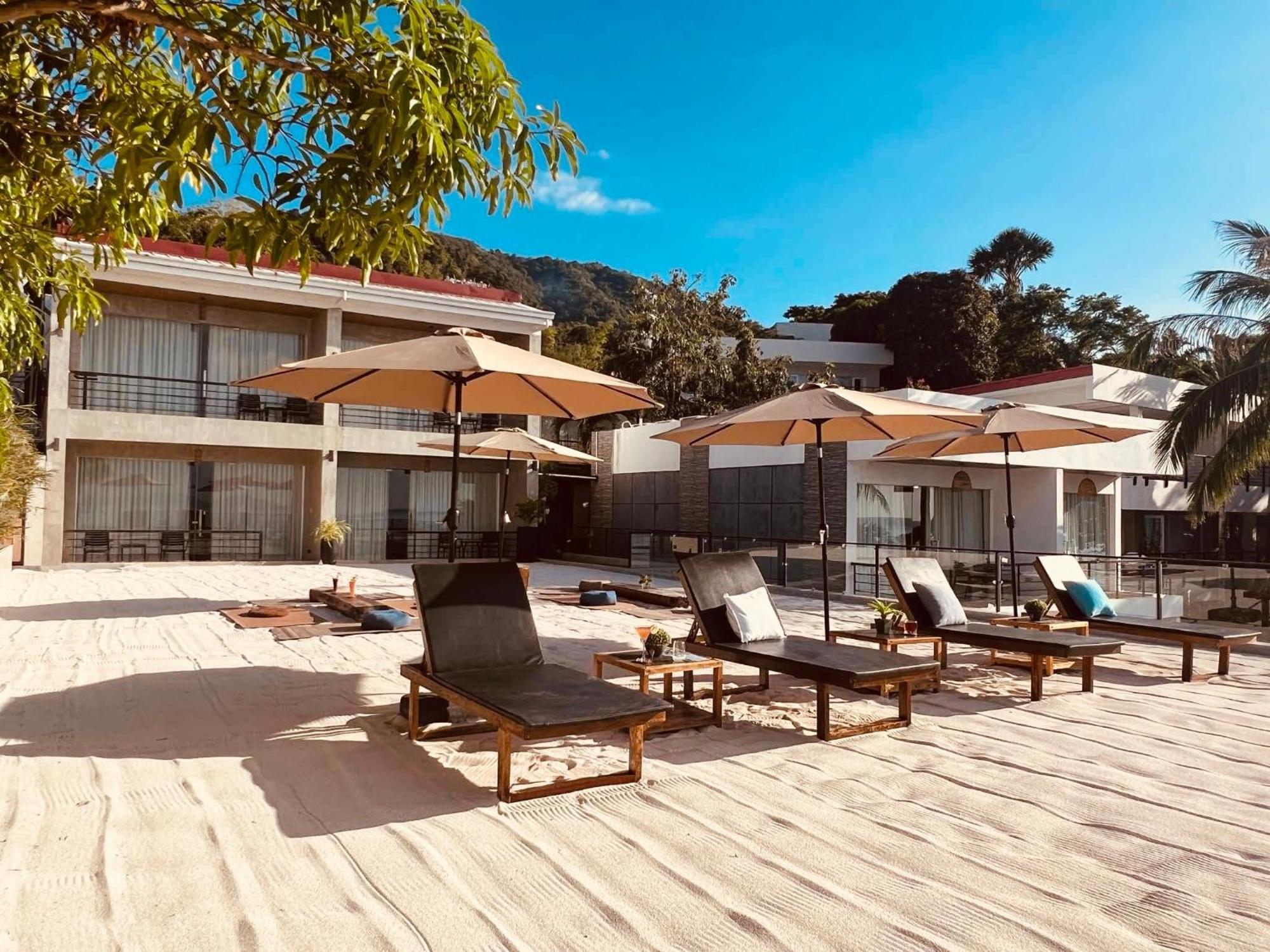 Casa Escondida Anilao Resort And Dive Center 마비니 외부 사진